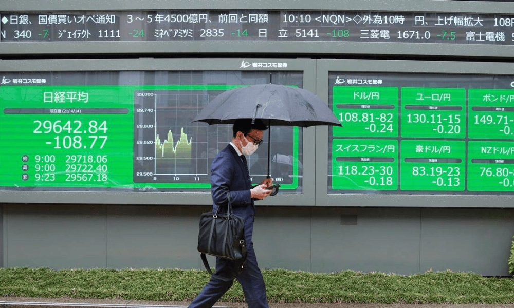 Asian Stocks Mixed as China Drops; Bonds Retreat: Markets Wrap
